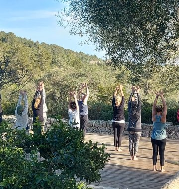 yoga urlaub reisen spanien mallorca finca son mola vell plattform