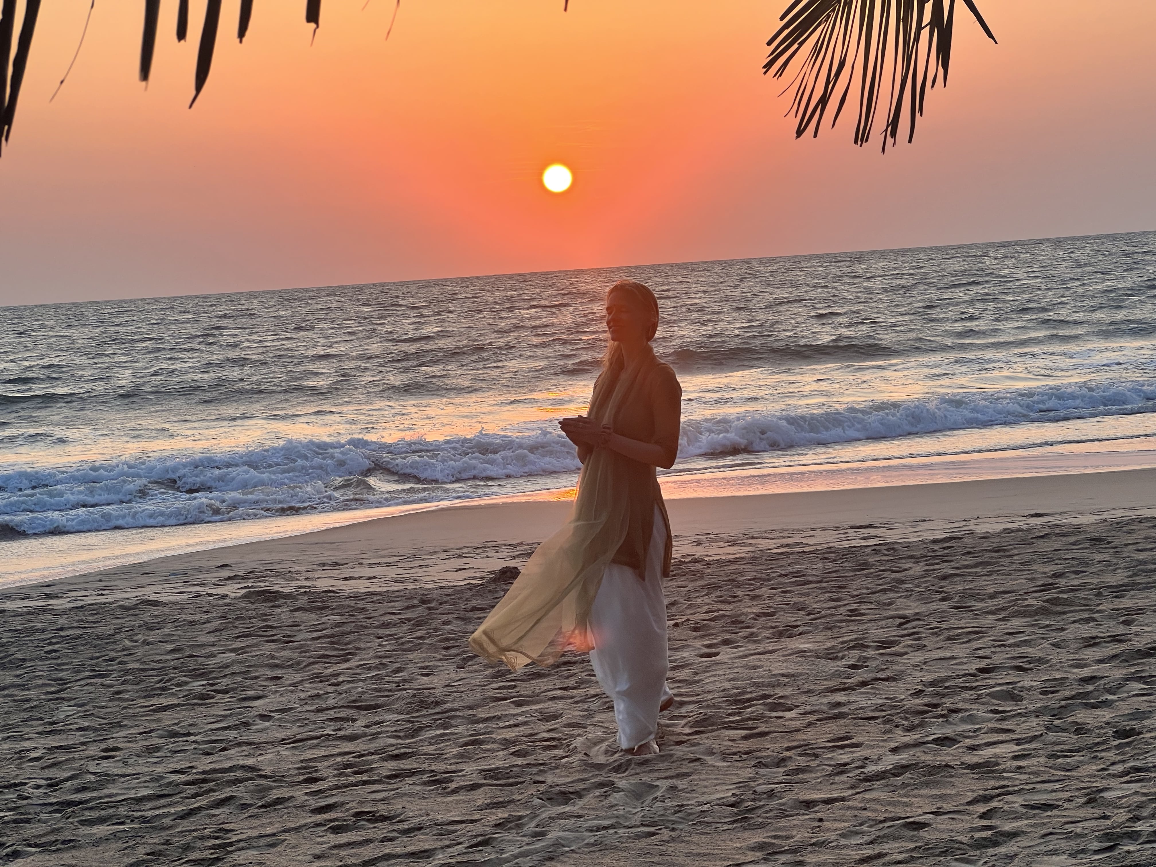Katharina Hegemann am Strand von Kerala