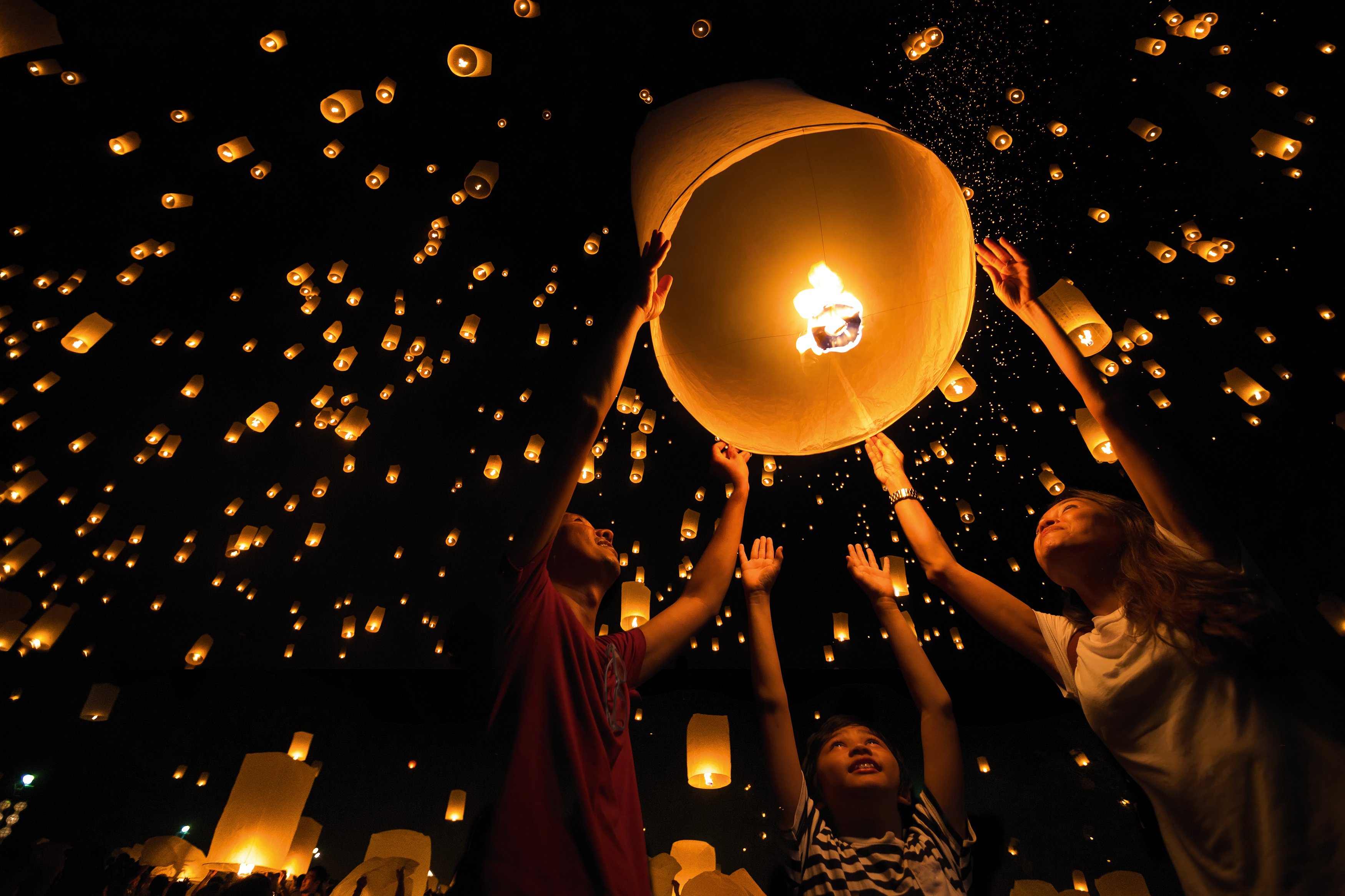 Thailand Chiang Mai Lichterfest_iStock_75546105_LARGE_@pat138241 Stimmungsvolles Lichterfest in Thailand