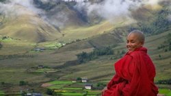 Bhutan Reisen Mönch Kinder Einer der jungen Mönche in Bhutan