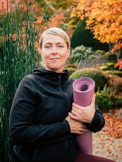 Yogalehrerin Julia Düster