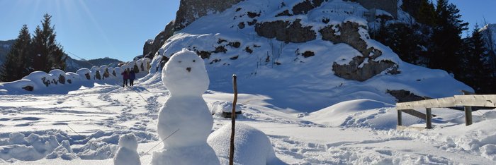 Die zwei kleinen Besucher unterwegs in Triol