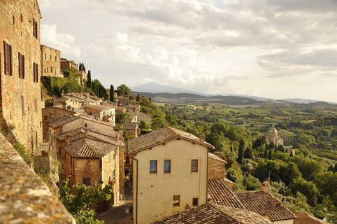 Beim Yoga Urlaub in Italien erwarten Sie wunderschöne Landschaftsbilder