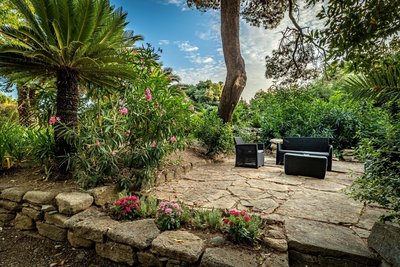 Garten mit Sitzecke