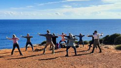 yoga-urlaub-spanien-mallorca-finca-son-mola-vell-qi-gong-meer Was gibt es schöneres als Qi Gong am Meer?