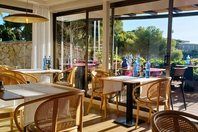 Das Ayurveda-Restaurant mit direktem Blick auf die Bucht