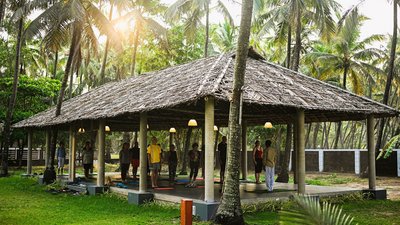 Die täglichen Yoga-Einheiten unterstützen die Wirkung der Ayurveda-Kur