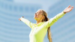 yoga-reisen-urlaub-meditation Dem Tag mit einem Lächeln begegnen...