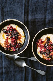 Leckerer Pflaumen Porrige zum Frühstück