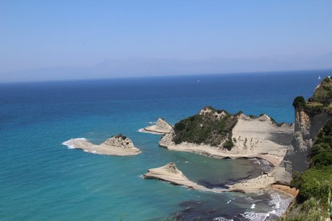 Erleben Sie im Yoga-Urlaub das Cape Drastis auf der griechischen Insel Korfu 