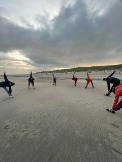 Was gibt es Schöneres als Yoga am Strand?