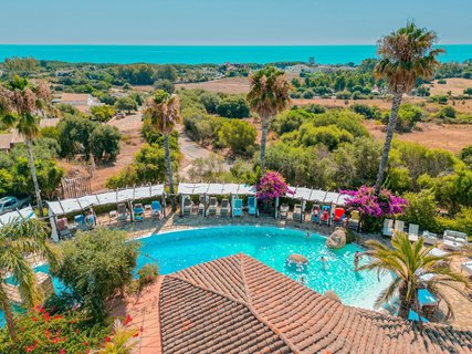 Vom Hotel Galanias schauen Sie bis zum Meer