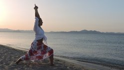 yoga-reisen-spanien-mallorca-finca-son-mola-vell-yoga-strand Die entspannten Yogaeinheiten werden Ihnen helfen, wieder bei sich selbst anzukommen
