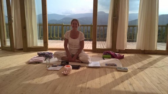 Yogalehrerin Angelika Gebhardt im Olympos Mitos