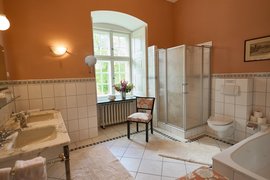 Badezimmer Zimmerkategorie "Schöne Aussicht"