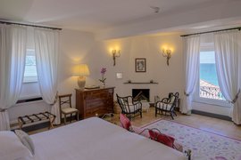 Schlafzimmer der Kategorie "palazzo suite sea view terrace"