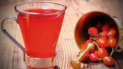 Tee, Hagebutten_iStock_000034842526_Double_© KayTaenzer Stimmungsvoll