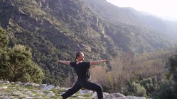 Karin Schmidl NEUE WEGE Yogalehrerin Karin Schmidl begleitet Sie auf Ihrer Reise