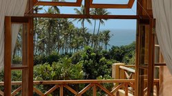 ayurveda-reisen-sri-lanka-weligama-barberyn-beach-resort-hotel-kuren-anlage-zimmer Auf dem Balkon der Deluxe-Kategorie können Sie einen wunderschönen Blick auf das Meer genießen