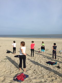 Yogaeinheiten mit Blick auf das Meer - auf Baltrum ist das möglich