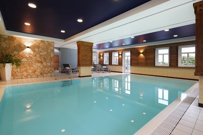 Das Seehotel Niedernberg verfügt über einen großzügigen Pool