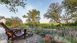 yoga-urlaub-deutschland-ostsee-gutshaus-parin-garten