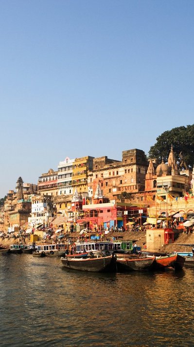 Blick über den Ganges in Varanasi