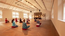 yoga-urlaub-deutschland-hotel-park-am-see-yogaraum Mit Meditation zu innerer Ruhe finden