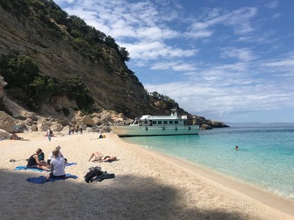 Sardiniens wunderbare Strände laden zum Sonnenbaden ein
