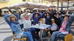 ayurveda-kur-portugal-madeira-hotel-alpino-atlantico-cafe Mit Anjali Mudra auf einen Kaffee in der Stadt