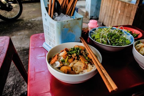 Vietnamesische Köstlichkeiten am Straßenrand