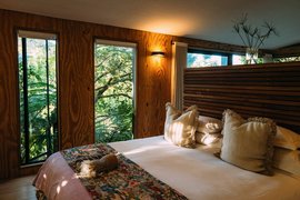 Die Water Hut Suite