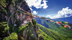 bhutan-reisen-tigernest-taktshang-paro-trekking-pilgerreisen Das Tiger's Nest oder Taktshang - atemberaubendes Kloster im Parotal auf Ihrer Trekkingreise