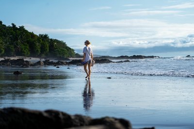 Strandspaziergang beim Ylang Ylang Resort