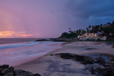 Abendrot über dem indischen Ozean in Kerala