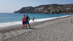 yoga-urlaub-spanien-andalusien-castillo-san-rafael-strand Genießen Sie das Meeresrauschen am Nahe gelegenden Strand