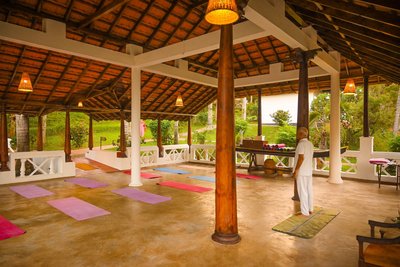 Ihre Ayurveda-Kur wird durch Yoga-Einheiten ergänzt