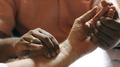 ayurveda-kuren-sri-lanka-ayurvie-weligama-resort-ayurveda-pulsdiagnose-1 Eine Pulsdiagnose hilf bei der Festlegung der für SIe passenden Behandlungen