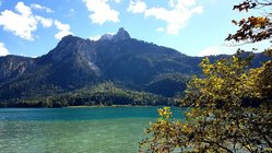 yoga-urlaub-oesterreich-tirol-naturhotel-lechlife-alpsee Genießen Sie ausgiebige Wanderung über die grüne Grenze zum Alpsee
