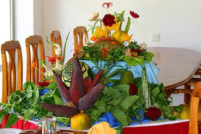 Bestaunen Sie das künstlerisch angelegte Buffet in der Lotus Villa