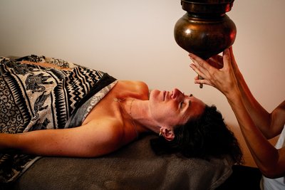 Genießen Sie die Ölbehandlungen im Casita Ayurveda