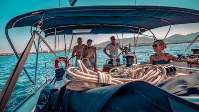 Mit dem Boot über die Ägäis segeln