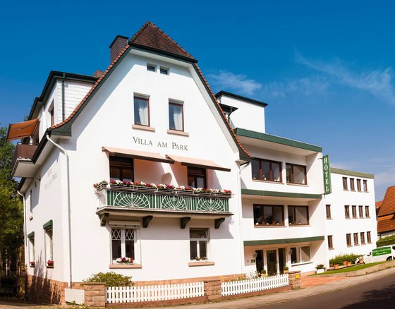 ayurveda-reisen-deutschland-bad-orb-hotel-villa-am-park Die Villa ist einfach und charmant, sie liegt sehr ruhig so das Sie wunderbar abschalten können