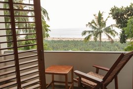 Den Ausblick auf den Strand genießen