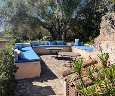 Viele gemütliche Rückzugsorte auf der Finca 