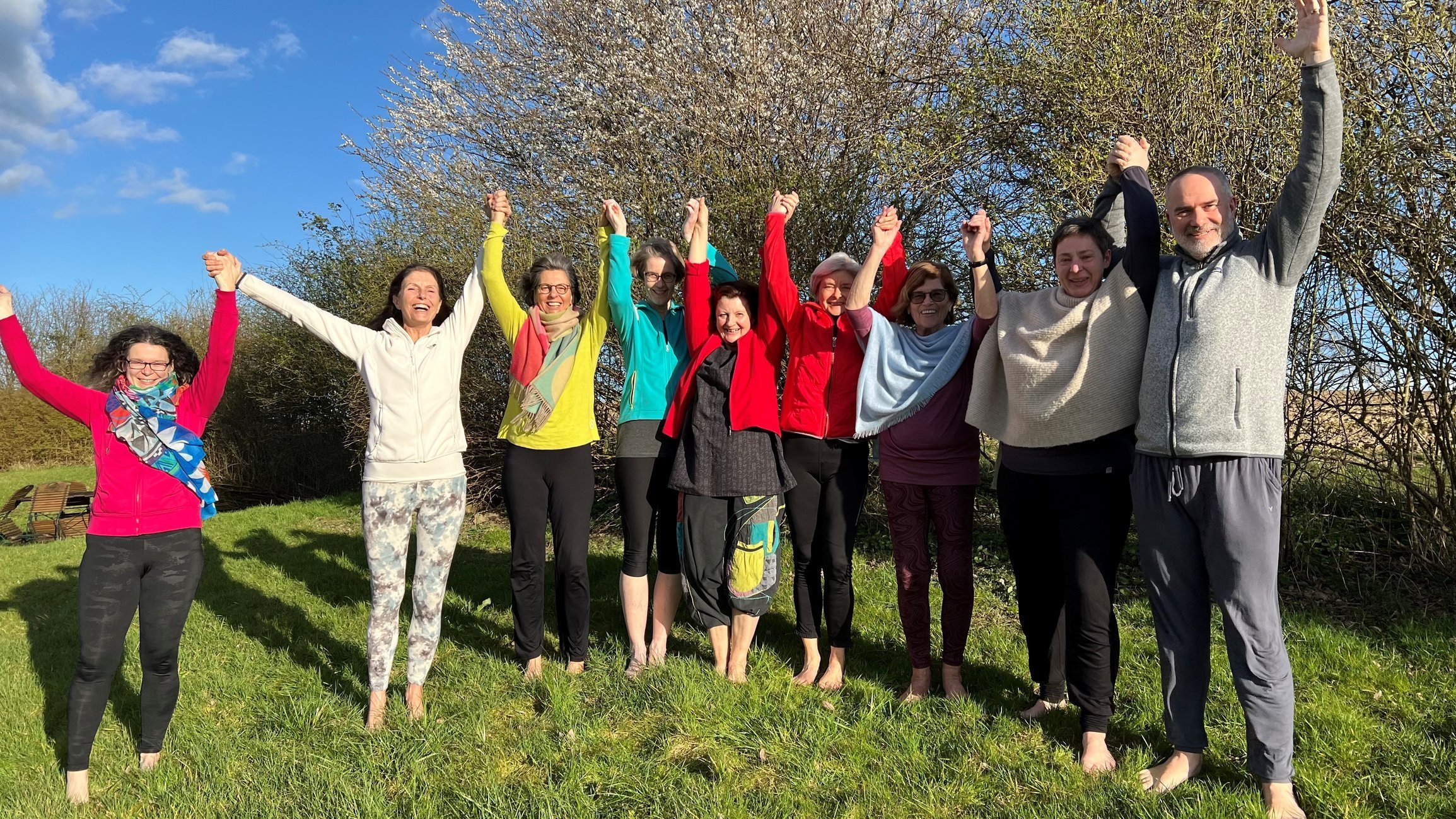 Die fröhlichen Yogis im Gutshaus Parin