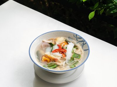 Die frische thailändische Küche probieren