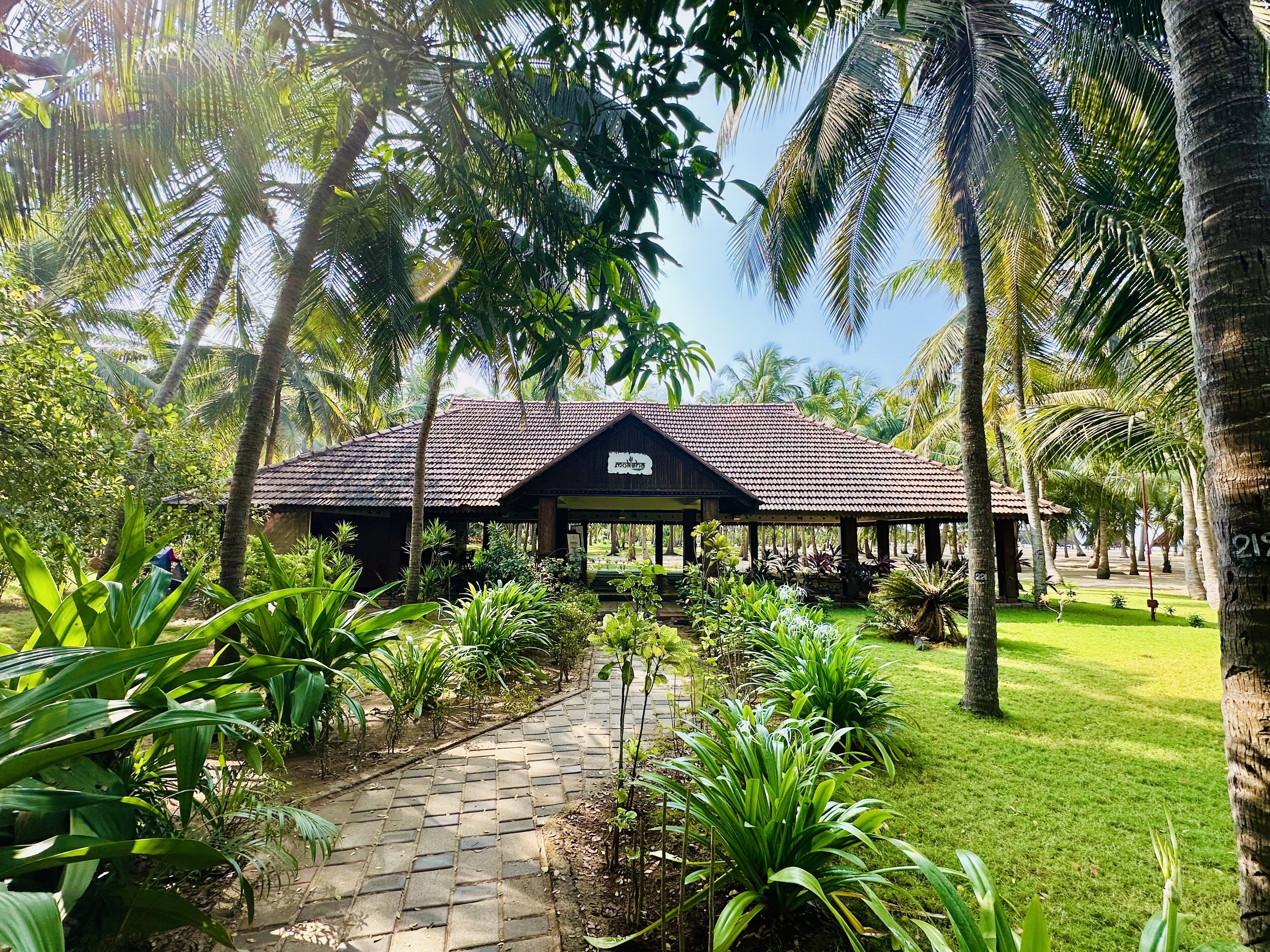 Garten mit Yoga-Shala