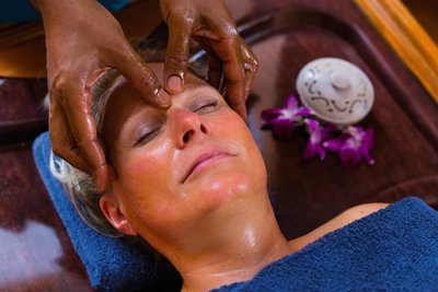 Während Ihrer Ayurveda Kur erhalten Sie wohltuende Massagen mit ayurvedischen Ölen