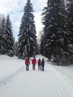Warm eingepackt auf der Schneewanderung